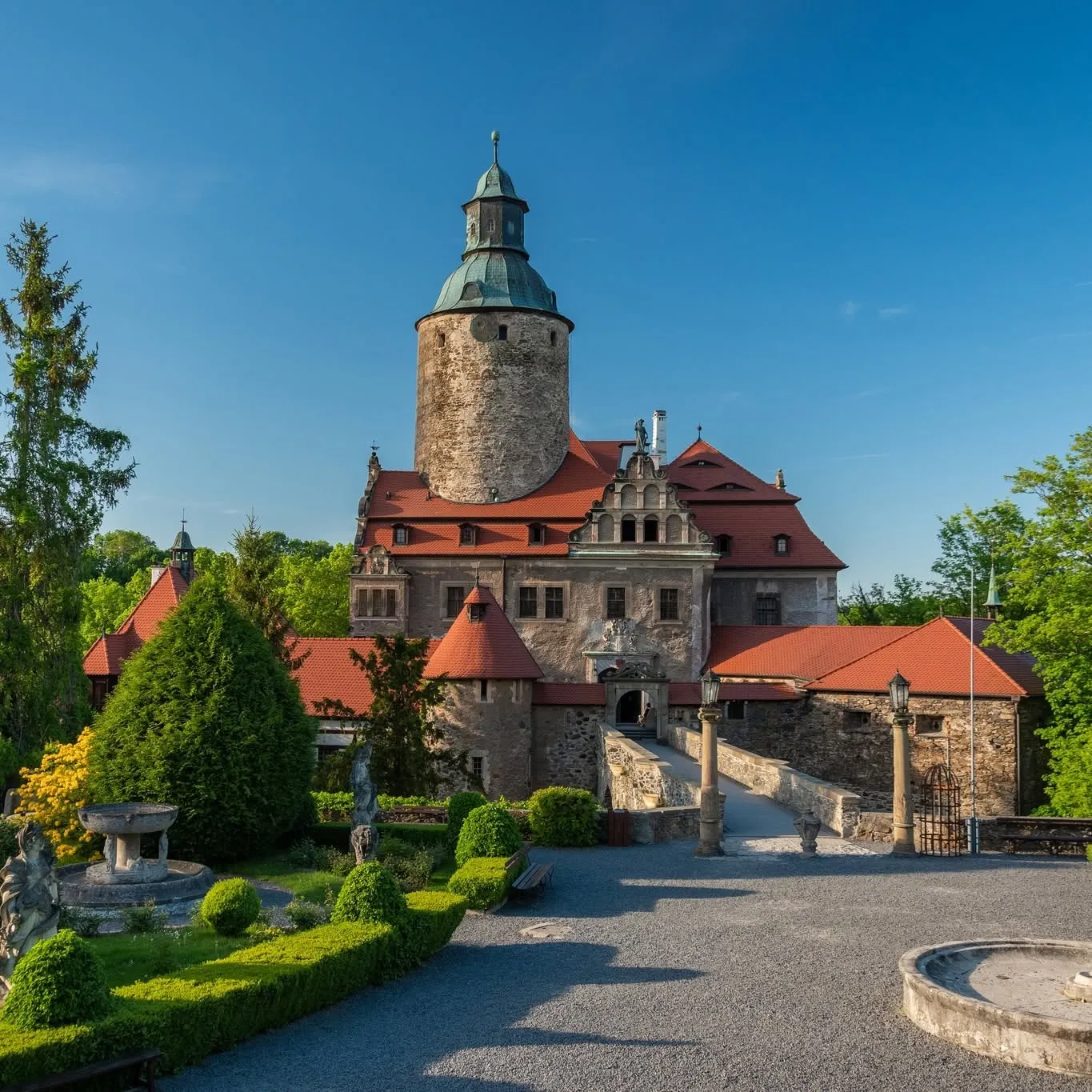 Dzień Kobiet z jogą w Zamku Czocha